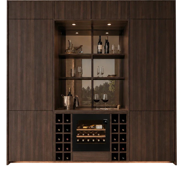 Meuble en chêne Milan
avec bar à vin intégré,
prix sur demande